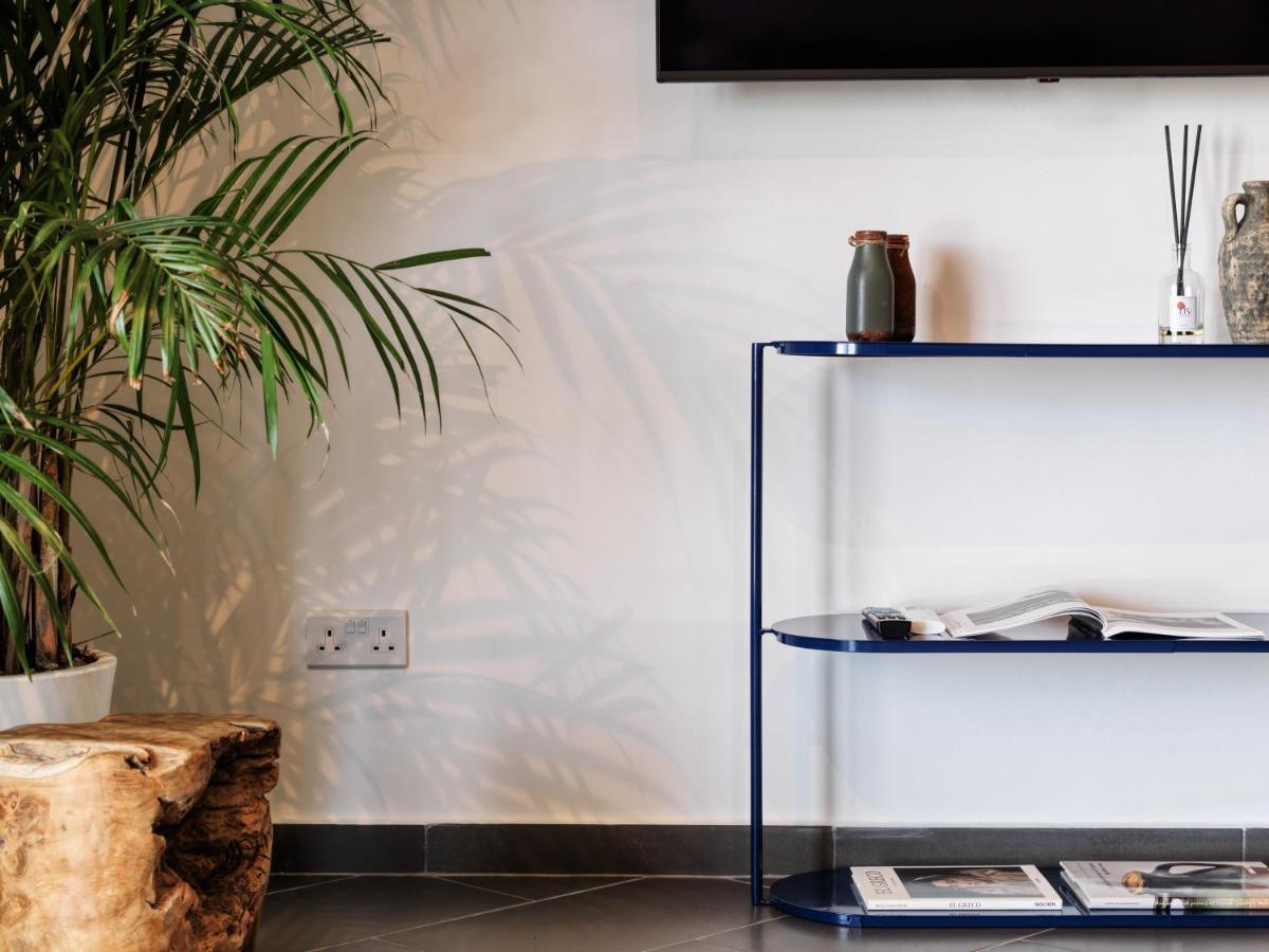 Liv Urban Suites Larnaca Dış mekan fotoğraf
